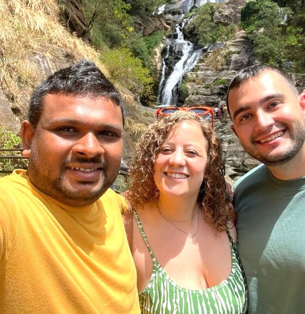Randi, Trip Sri Lanka chauffeur guide, travelling with guests