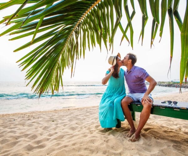 French couple in love at unawatuna sri lanka & Sri Lanka Travel Guide for French Travellers